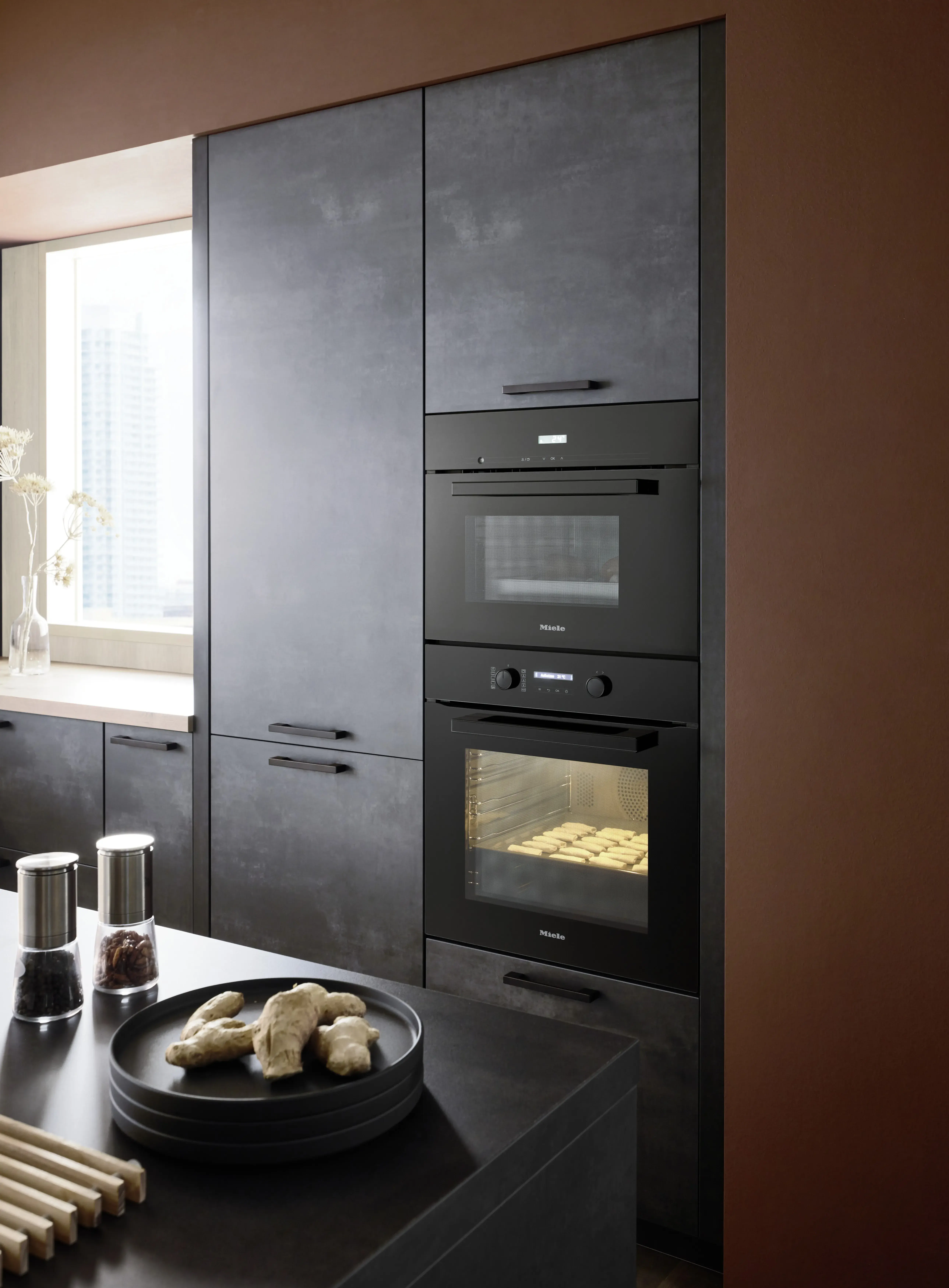 NOBILIA Japandi mit Miele Geräten - Fokus auf Backofen-Set